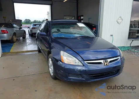 2006 Honda Accord 2.4 Ex z USA, uszkodzony, nr VIN 1HGCM56706A082013